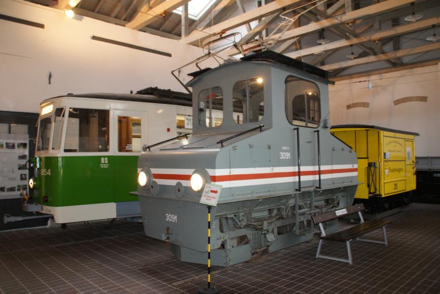 Meterspurfahrzeuge im Dresdener Straßenbahnmuseum (Foto: J.Schulz)